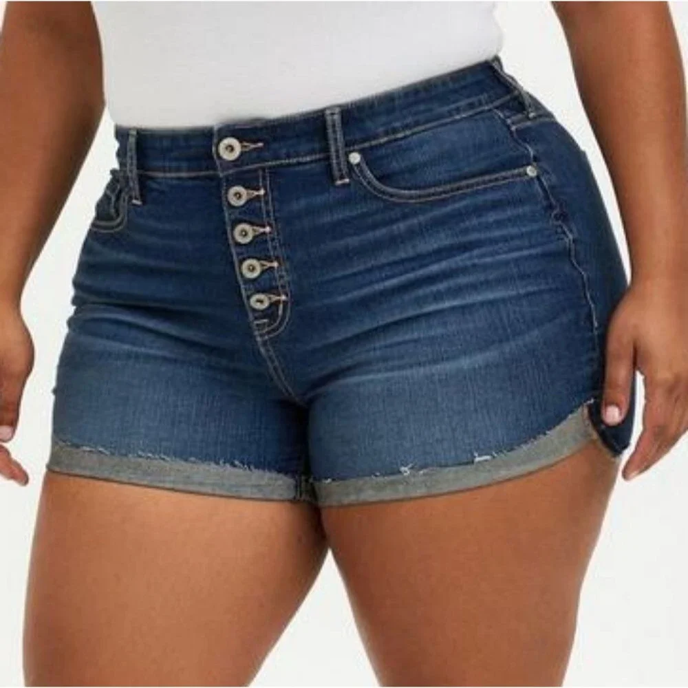 NWOT Torrid 5 Inch Vintage Stretch High-Rise Jean Short, Size 16